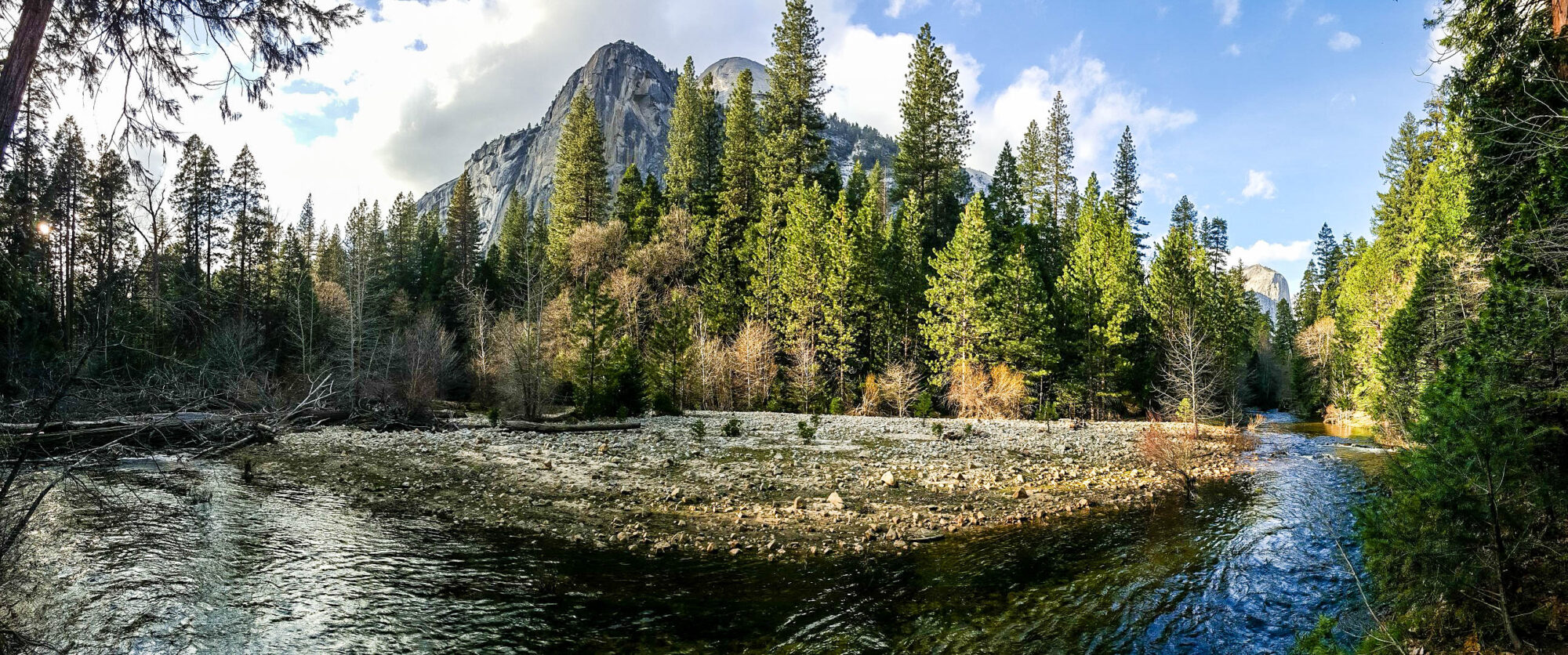 Panorama on Mirror Lake trail