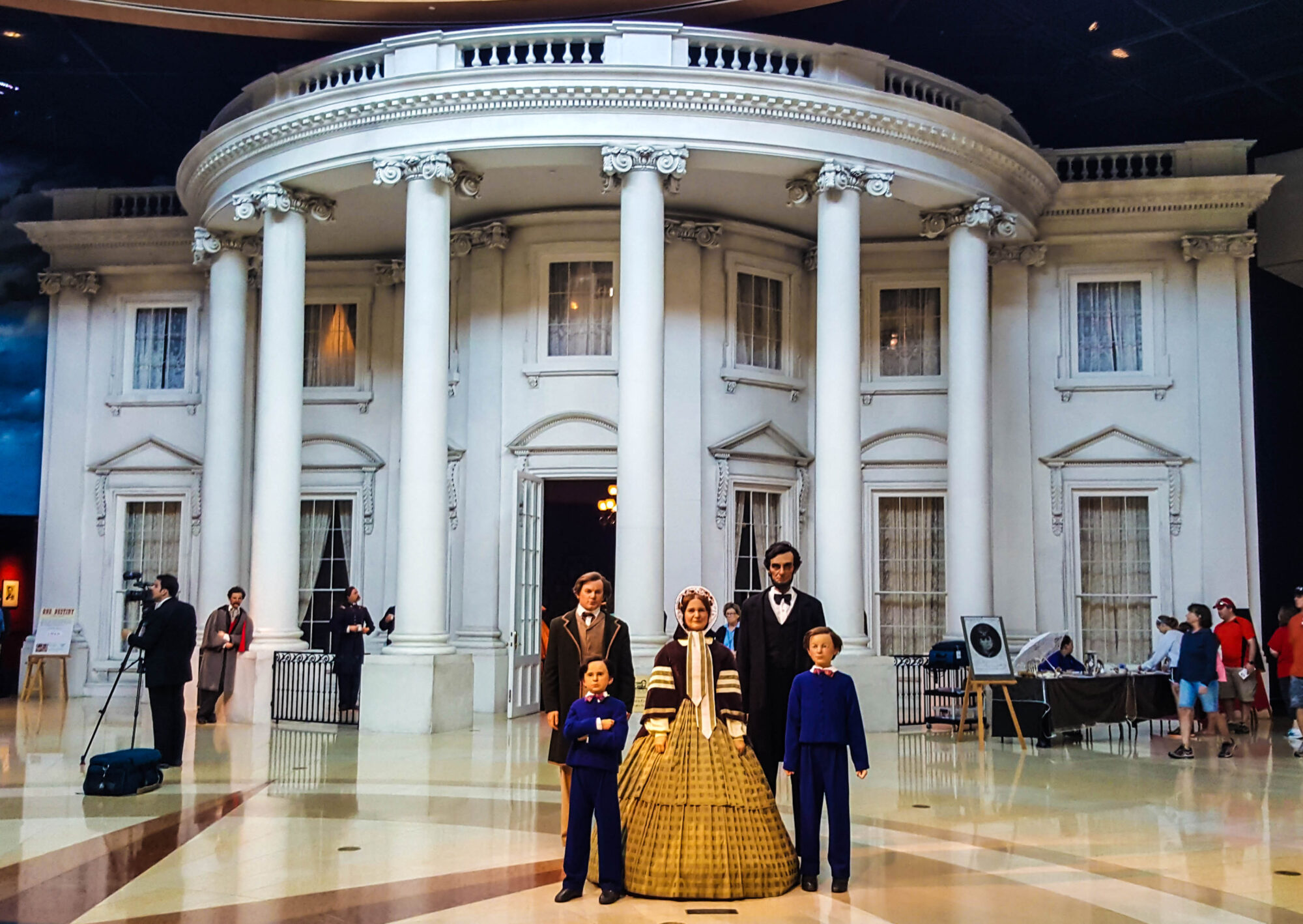 The Lincoln family at the White House